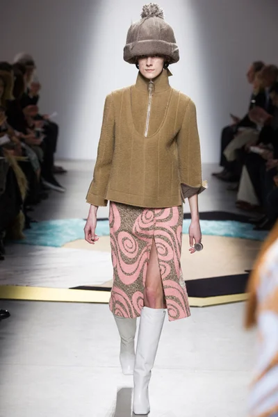 Look 13